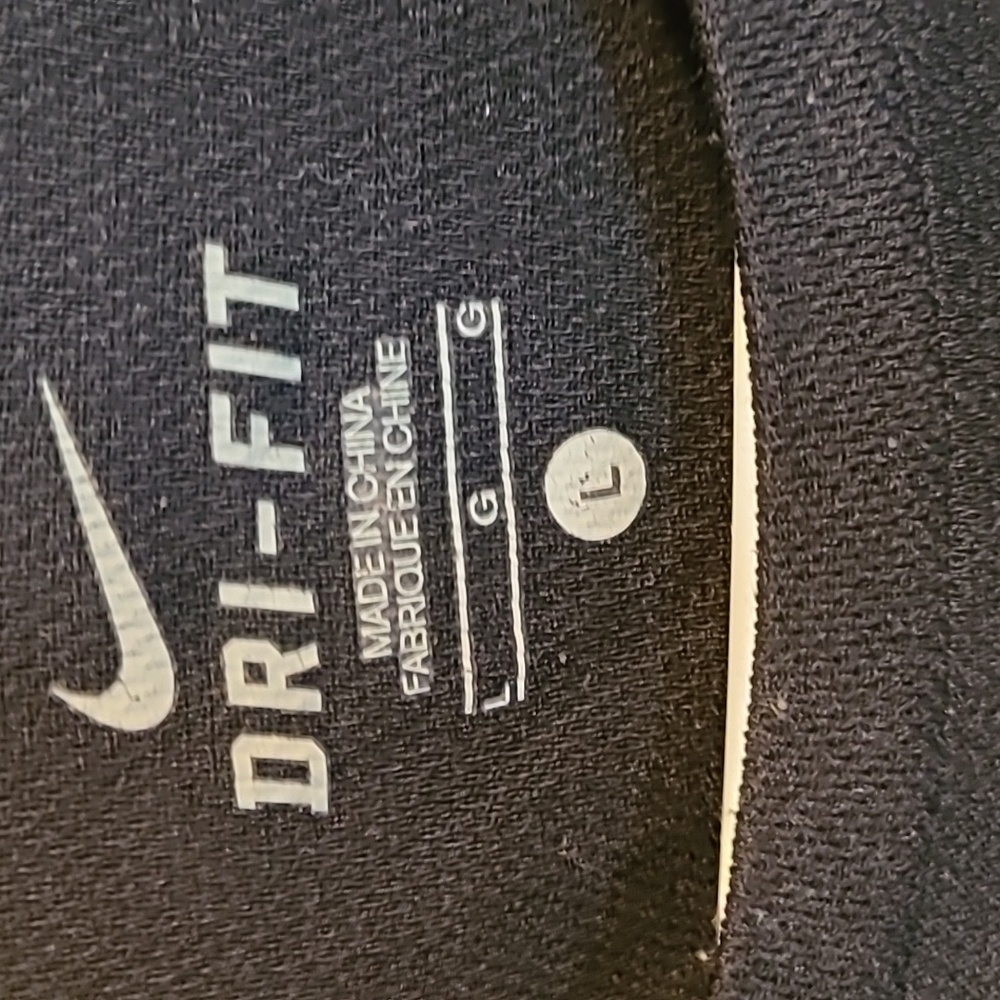 2 pc Nike tee shirts. One navy and white. Other black - Picture 3 of 16